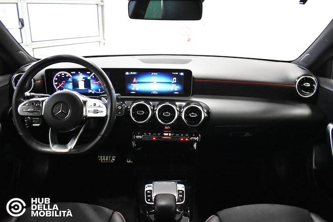 MERCEDES-BENZ A 180 d Automatic Premium